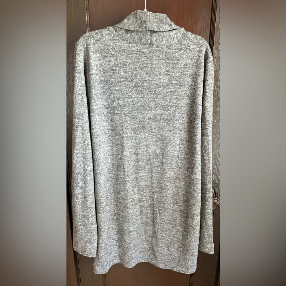 Hem & Thread Cardigan - Picture 2 of 4